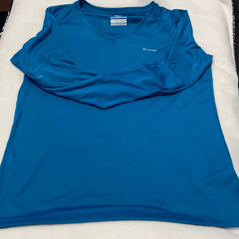 Women’s long sleeve dry-fit Columbia shirt!